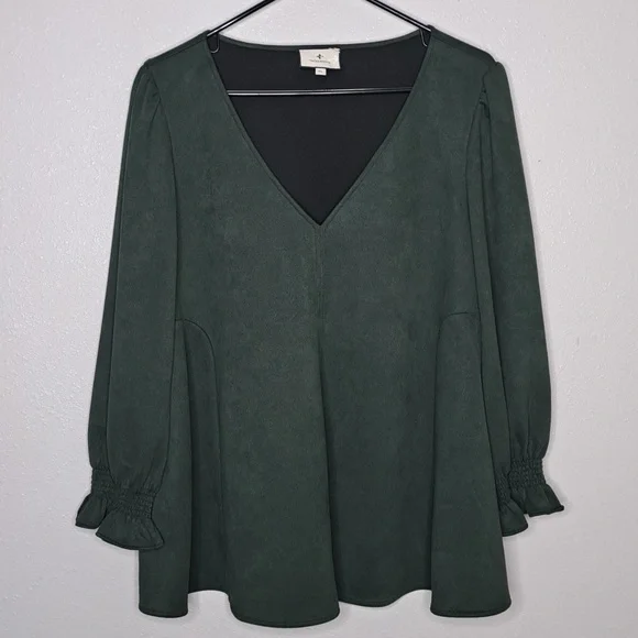 Tuckernuck Deep Green Blouse - Picture 2 of 15